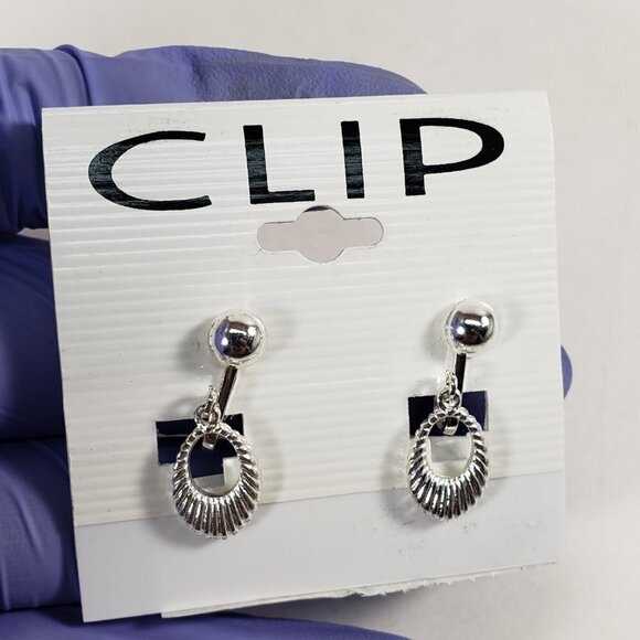 Women's Stunning Polished Silver tone Dainty Hoop Clip-on Drop Earrings, 1-inch - Picture 7 of 8